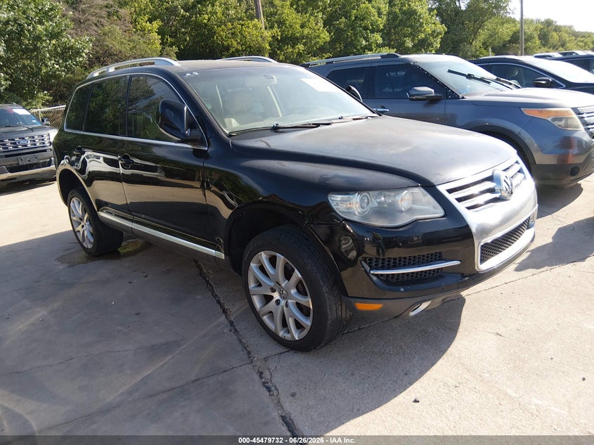 2008 Volkswagen Touareg VIN WVGCB77L18D060577 IAAI salvage auction — UNKNOWN, Original (Texas), sold $525 on 2026-07-13 (photo 1)