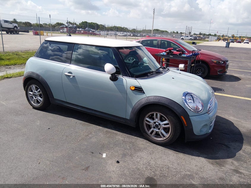 2013 Mini Hard top VIN WMWSU3C58DT686926 IAAI salvage auction — LEFT SIDE, Salvage Title, sold $750 on 2026-07-16 (photo 1)