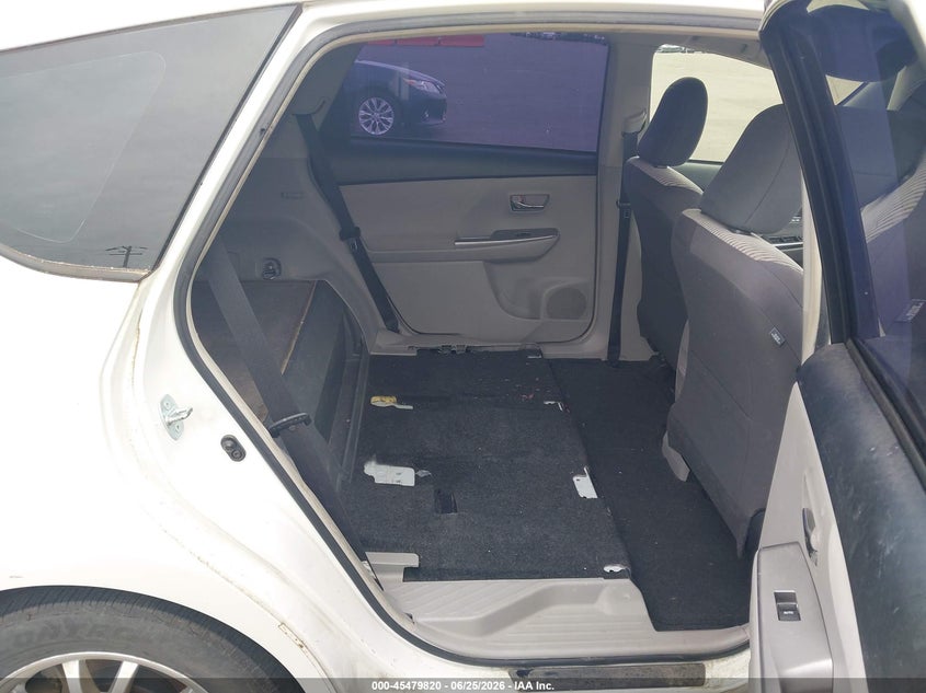 2015 Toyota Prius v VIN JTDZN3EU1FJ040581 IAAI salvage auction — NORMAL WEAR, Enterprise Vehicles Clear Only (California), sold $2,750 on 2026-07-08 (photo 8)