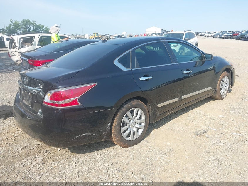 2015 Nissan Altima VIN 1N4AL3AP6FC106586 IAAI salvage auction — FRONT & REAR, Salvage (Tennessee), sold $550 on 2026-07-25 (photo 4)