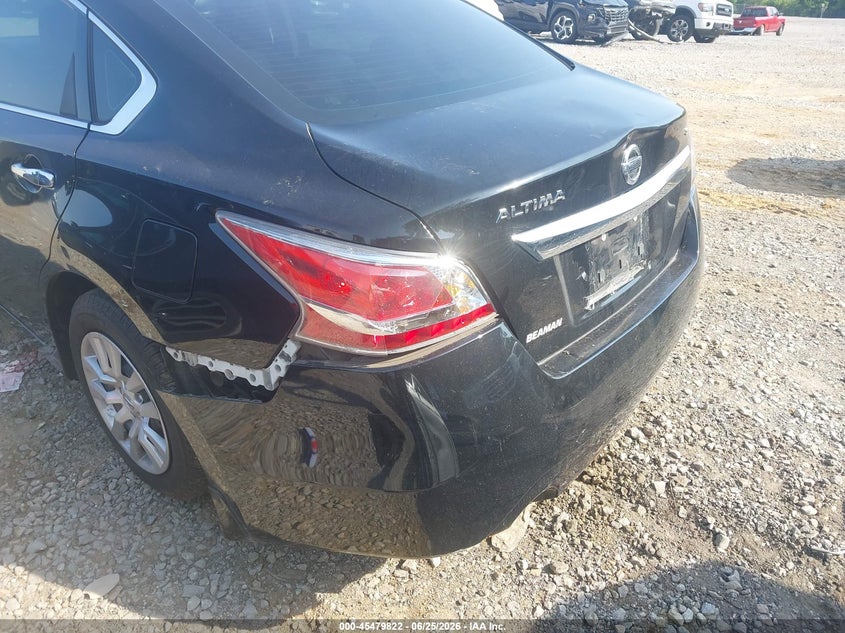 2015 Nissan Altima VIN 1N4AL3AP6FC106586 IAAI salvage auction — FRONT & REAR, Salvage (Tennessee), sold $550 on 2026-07-25 (photo 6)