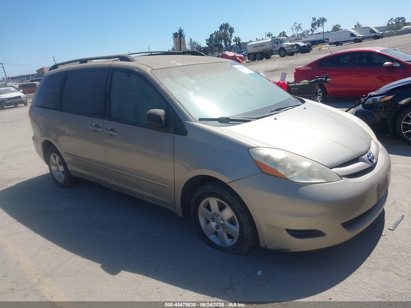 2007 Toyota Sienna VIN 5TDZK23C67S076509 IAAI salvage auction — NORMAL WEAR, Clear - Dealer Only (California), sold $550 on 2026-07-29 (photo 1)