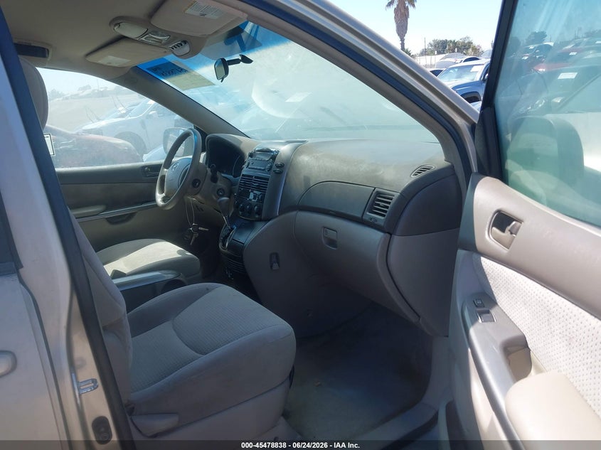 2007 Toyota Sienna VIN 5TDZK23C67S076509 IAAI salvage auction — NORMAL WEAR, Clear - Dealer Only (California), sold $550 on 2026-07-29 (photo 5)