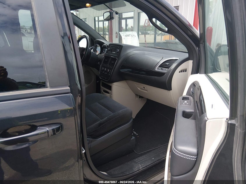 2016 Dodge Grand caravan VIN 2C4RDGBG7GR383904 IAAI salvage auction — NORMAL WEAR, Sf97 (Washington), sold $12,950 on 2026-09-03 (photo 5)