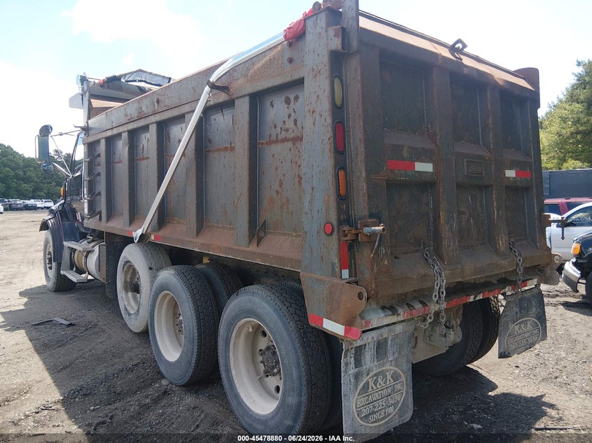 2006 Sterling truck L 9500 VIN 2FZHAZCV46AV20410 IAAI salvage auction — SIDE, Clear (Massachusetts), sold $5,200 on 2026-07-21 (photo 3)