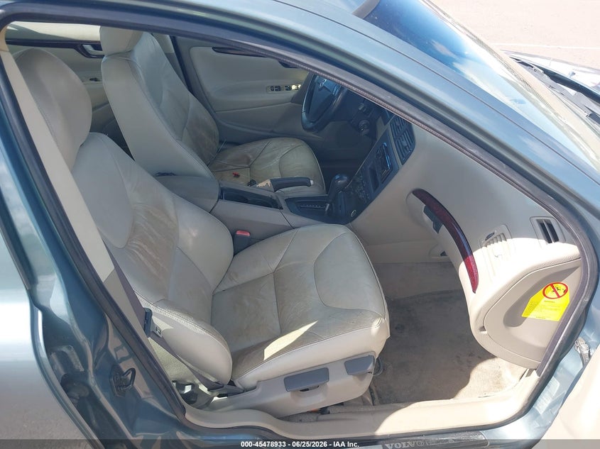2004 Volvo S60 VIN YV1RS61T442333206 IAAI salvage auction — NORMAL WEAR, Clear (Hawaii), sold $100 on 2026-07-28 (photo 5)
