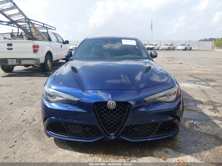 2019 Alfa romeo Giulia VIN ZARFAMEV3K7600692 IAAI salvage auction — WATER/FLOOD, Salvage Title, sold $12,100 on 2026-08-17 (photo 6)