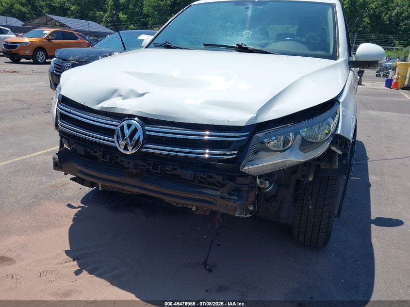 2015 Volkswagen Tiguan VIN WVGBV7AX1FW555605 IAAI salvage auction — FRONT END, Salvage Title, sold $350 on 2026-07-23 (photo 6)