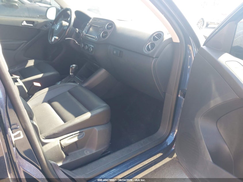 2012 Volkswagen Tiguan VIN WVGBV7AX1CW509722 IAAI salvage auction — FRONT END, Salvage Title, sold $200 on 2026-07-23 (photo 5)