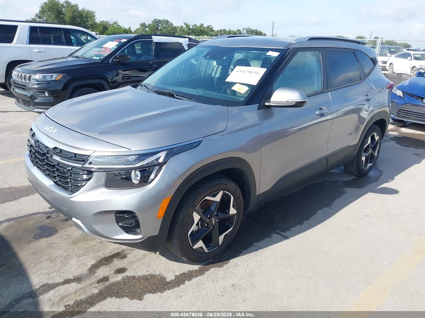 2025 Kia Seltos VIN KNDEU2AA5S7749562 IAAI salvage auction — WATER/FLOOD, Wait Title, sold $7,200 on 2026-08-20 (photo 2)