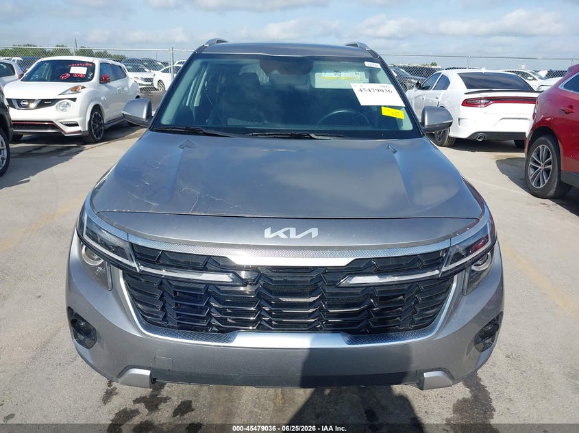 2025 Kia Seltos VIN KNDEU2AA5S7749562 IAAI salvage auction — WATER/FLOOD, Wait Title, sold $7,200 on 2026-08-20 (photo 6)