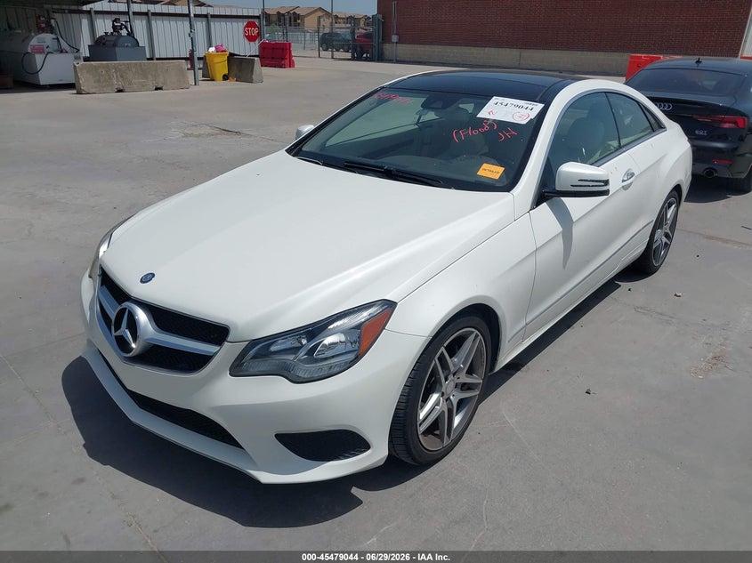 2014 Mercedes-benz E-klasse VIN WDDKJ5KB4EF276189 IAAI salvage auction — WATER/FLOOD, Wait Title, sold $1,750 on 2026-08-02 (photo 2)
