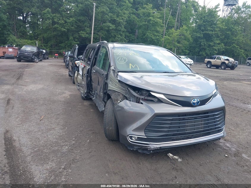 2024 Toyota Sienna VIN 5TDJSKFC5RS111987 IAAI salvage auction — SIDE, Salvage - Greater Than 75% (Maryland), sold $10,400 on 2026-07-09 (photo 1)