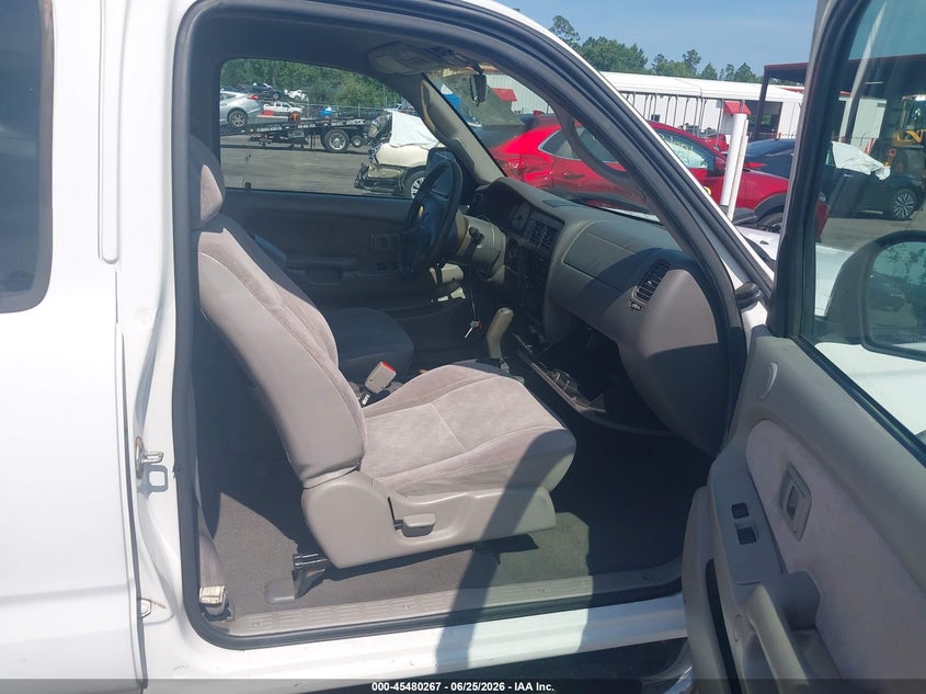 2004 Toyota Tacoma VIN 5TEGM92NX4Z462197 IAAI salvage auction — FRONT END, Rebuildable (Florida), sold $4,200 on 2026-07-14 (photo 5)
