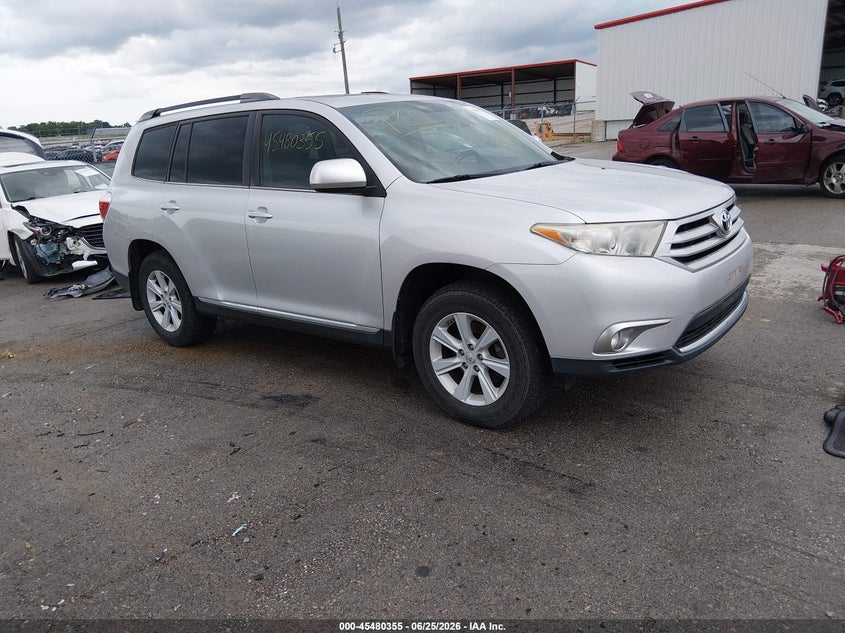 2012 Toyota Highlander VIN 5TDBK3EH2CS118359 IAAI salvage auction — LEFT SIDE, Salvage (Missouri), sold $3,600 on 2026-07-30 (photo 1)