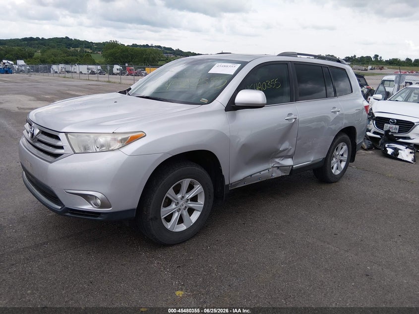 2012 Toyota Highlander VIN 5TDBK3EH2CS118359 IAAI salvage auction — LEFT SIDE, Salvage (Missouri), sold $3,600 on 2026-07-30 (photo 2)
