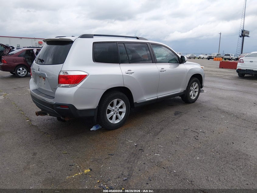 2012 Toyota Highlander VIN 5TDBK3EH2CS118359 IAAI salvage auction — LEFT SIDE, Salvage (Missouri), sold $3,600 on 2026-07-30 (photo 4)
