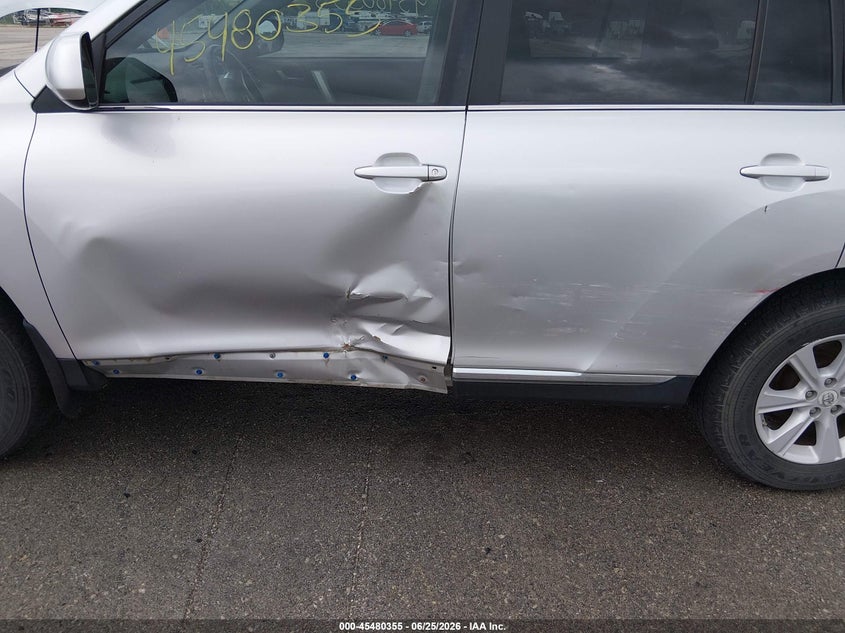 2012 Toyota Highlander VIN 5TDBK3EH2CS118359 IAAI salvage auction — LEFT SIDE, Salvage (Missouri), sold $3,600 on 2026-07-30 (photo 6)