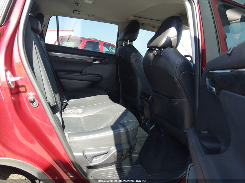 2020 Toyota Highlander VIN 5TDYZRAHXLS028357 IAAI salvage auction — FRONT END, Salvage (South Carolina), sold $16,725 on 2026-07-29 (photo 8)