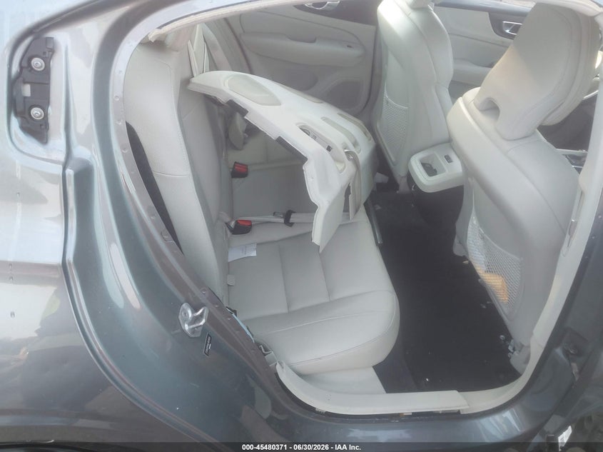 2020 Volvo S60 VIN 7JRA22TK6LG031659 IAAI salvage auction — REAR END, Salvage (Massachusetts), sold $825 on 2026-07-31 (photo 8)