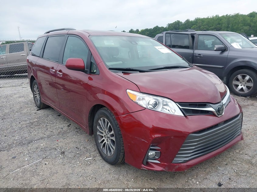 2019 Toyota Sienna VIN 5TDYZ3DC4KS984896 — IAAI salvage auction photo