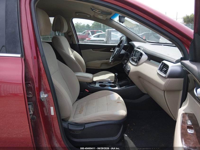 2016 Kia Sorento VIN 5XYPGDA5XGG110666 IAAI salvage auction — NORMAL WEAR, Clear (Kansas), sold $1,400 on 2026-07-17 (photo 5)