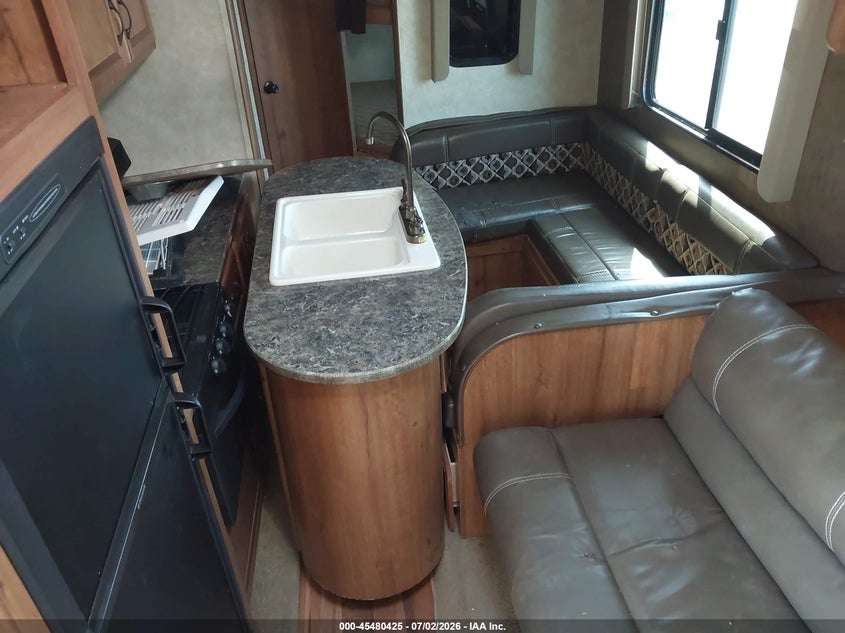 2016 Gulfstream Conquest VIN 1NL1GTN26G1120070 IAAI salvage auction — UNKNOWN, Salvage (Pennsylvania), sold $1,200 on 2026-07-29 (photo 8)