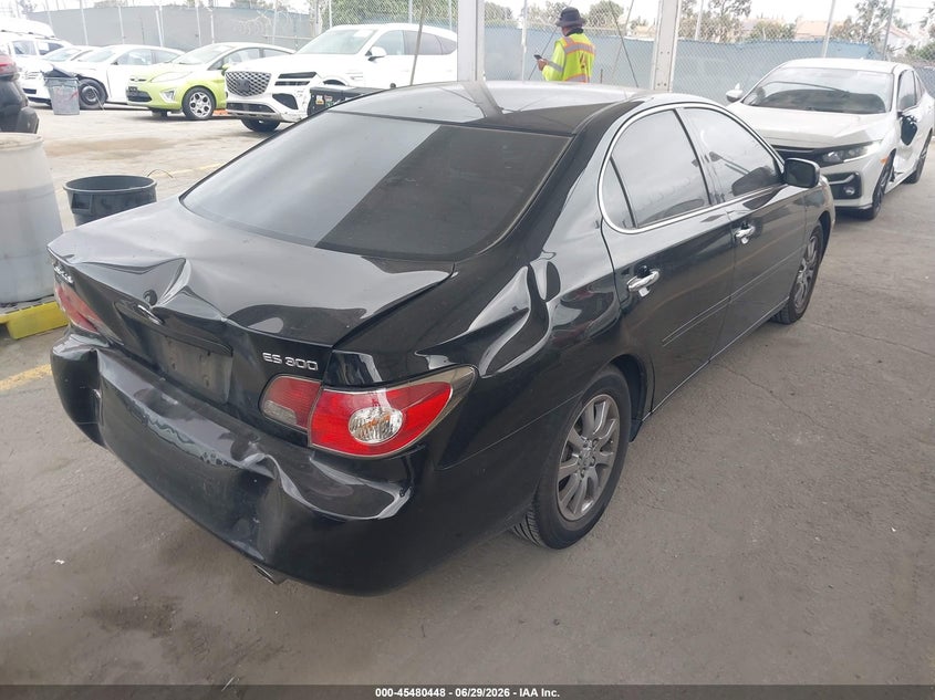 2002 Lexus Es 300 VIN JTHBF30G325031172 IAAI salvage auction — REAR END, Salvage (California), sold $450 on 2026-07-15 (photo 4)