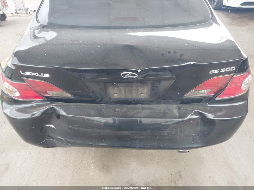 2002 Lexus Es 300 VIN JTHBF30G325031172 IAAI salvage auction — REAR END, Salvage (California), sold $450 on 2026-07-15 (photo 6)