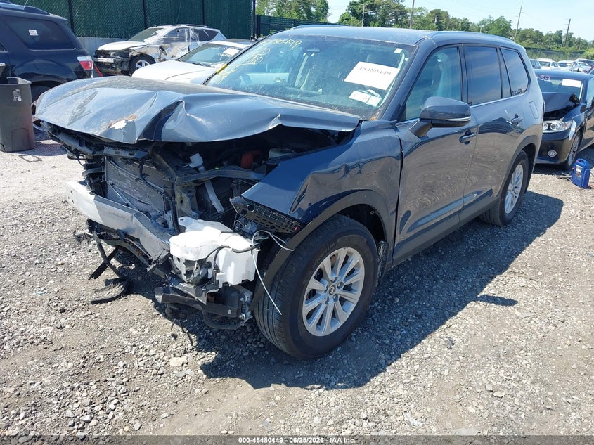 2025 Toyota Highlander VIN 5TDACAB55SS057451 IAAI salvage auction — FRONT END, Mv-907A (New York), sold $10,000 on 2026-07-28 (photo 2)