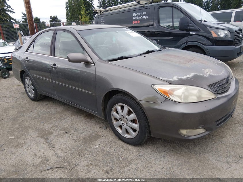 2004 Toyota Camry VIN JTDBF30K240152555 IAAI salvage auction — NORMAL WEAR, Clear (Washington), sold $450 on 2026-07-08 (photo 1)