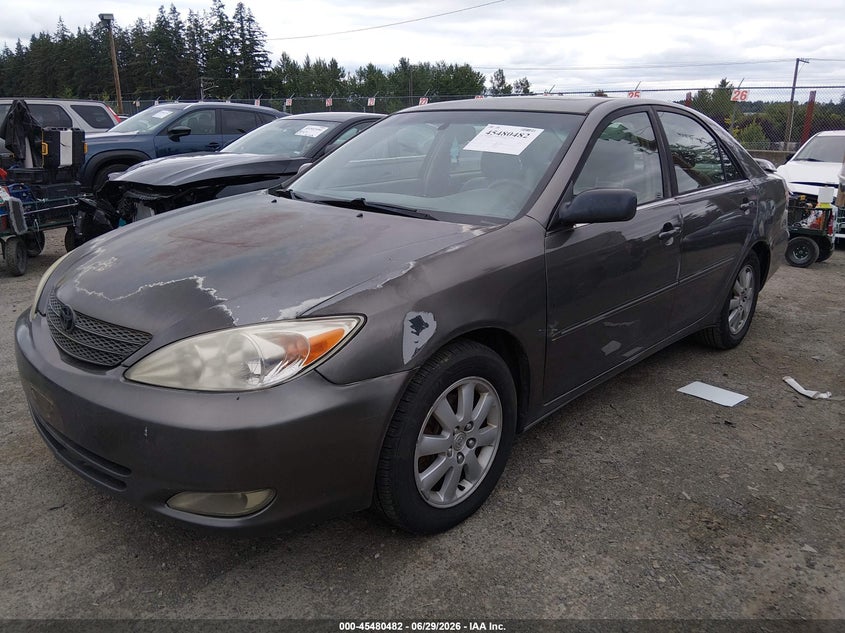 2004 Toyota Camry VIN JTDBF30K240152555 IAAI salvage auction — NORMAL WEAR, Clear (Washington), sold $450 on 2026-07-08 (photo 2)