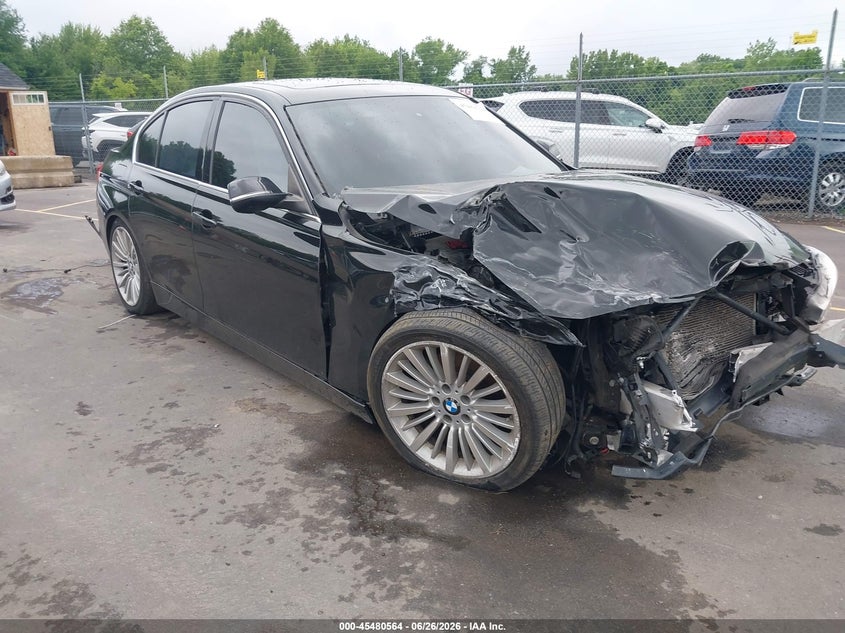 2013 BMW 3er VIN WBA3B3C58DF534041 IAAI salvage auction — FRONT END, Salvage Title, sold $550 on 2026-07-18 (photo 1)
