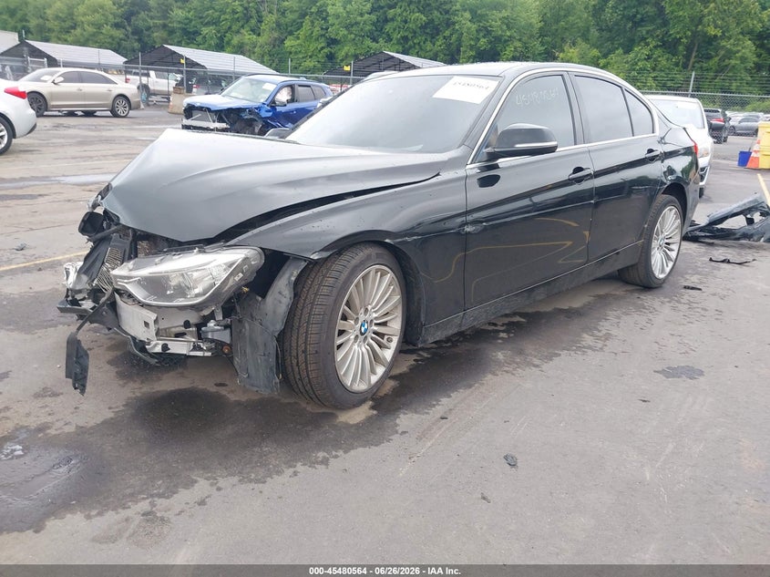 2013 BMW 3er VIN WBA3B3C58DF534041 IAAI salvage auction — FRONT END, Salvage Title, sold $550 on 2026-07-18 (photo 2)