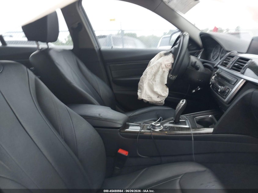 2013 BMW 3er VIN WBA3B3C58DF534041 IAAI salvage auction — FRONT END, Salvage Title, sold $550 on 2026-07-18 (photo 5)