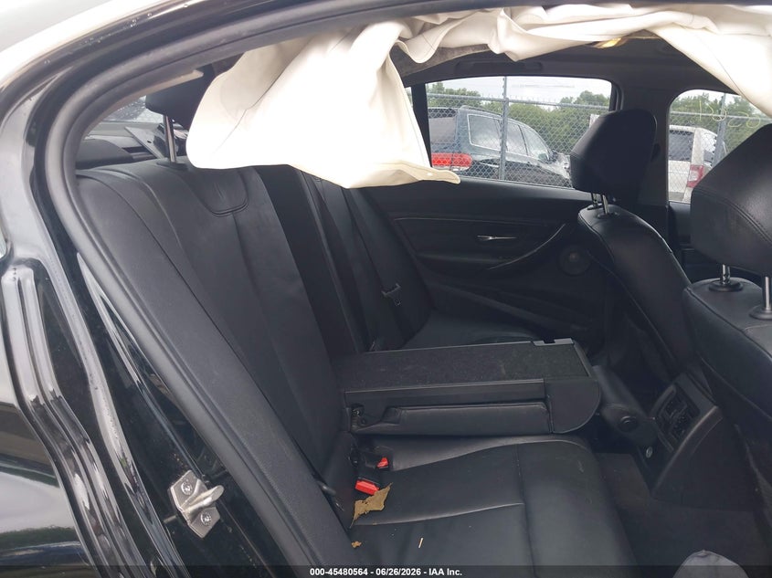 2013 BMW 3er VIN WBA3B3C58DF534041 IAAI salvage auction — FRONT END, Salvage Title, sold $550 on 2026-07-18 (photo 8)