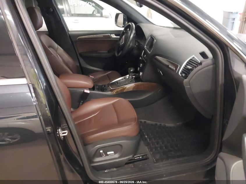 2014 Audi Q5 VIN WA1CFAFP9EA001648 IAAI salvage auction — NORMAL WEAR, Clear (Minnesota), sold $1,375 on 2026-07-22 (photo 5)