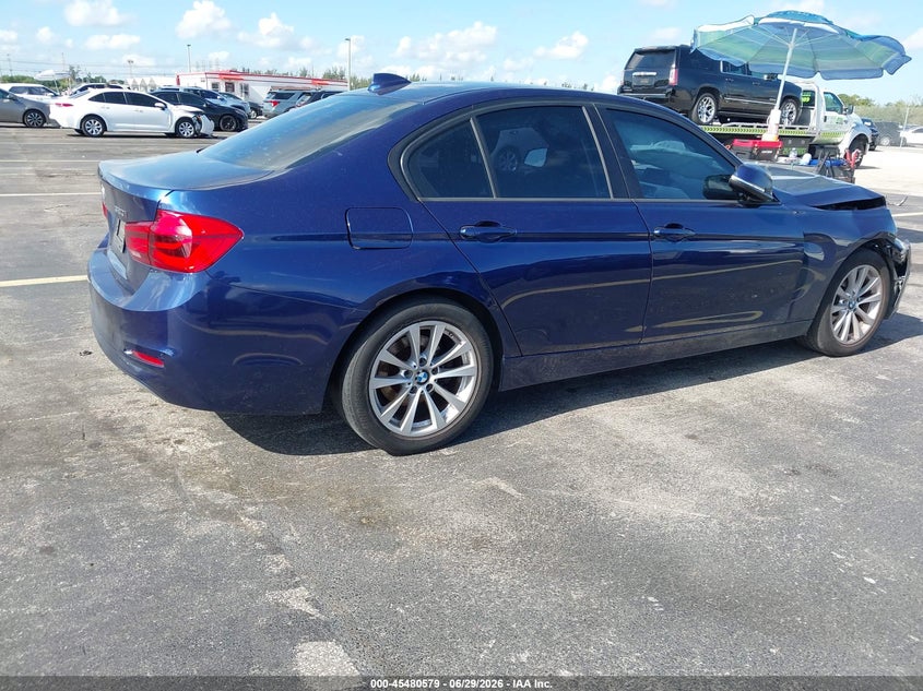 2018 BMW 3er VIN WBA8E1G55JNU91159 IAAI salvage auction — FRONT END, Rebuildable (Florida), sold $1,125 on 2026-07-30 (photo 4)
