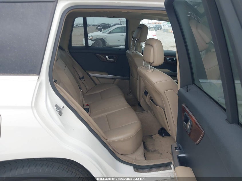 2012 Mercedes-benz Glk-klasse VIN WDCGG5GB4CF930249 IAAI salvage auction — NORMAL WEAR, Salvage Title, sold $1,750 on 2026-07-29 (photo 8)