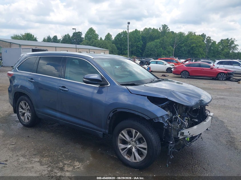 2015 Toyota Highlander VIN 5TDJKRFHXFS210756 IAAI salvage auction — FRONT END, Salvage (Virginia), sold $5,600 on 2026-07-12 (photo 1)