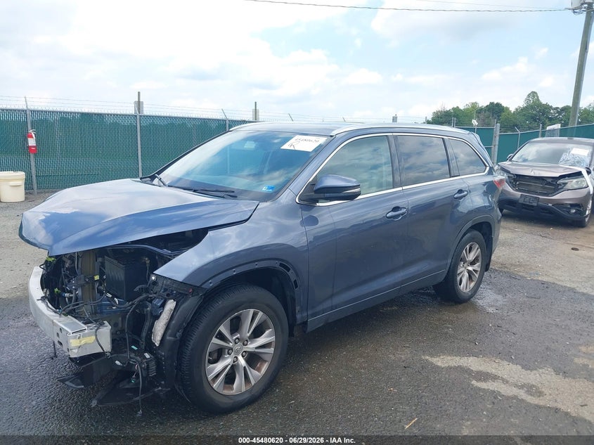 2015 Toyota Highlander VIN 5TDJKRFHXFS210756 IAAI salvage auction — FRONT END, Salvage (Virginia), sold $5,600 on 2026-07-12 (photo 2)