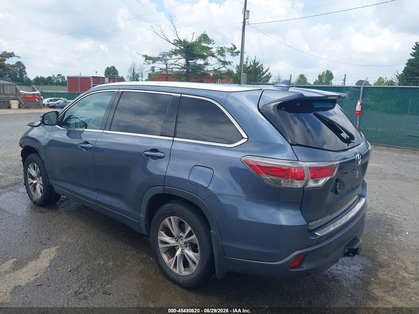 2015 Toyota Highlander VIN 5TDJKRFHXFS210756 IAAI salvage auction — FRONT END, Salvage (Virginia), sold $5,600 on 2026-07-12 (photo 3)