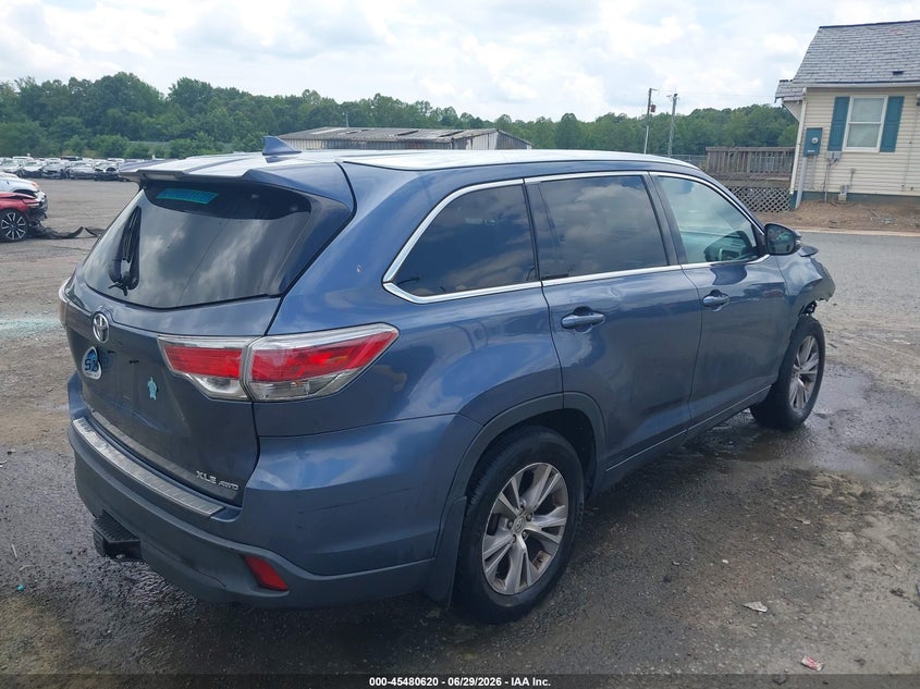 2015 Toyota Highlander VIN 5TDJKRFHXFS210756 IAAI salvage auction — FRONT END, Salvage (Virginia), sold $5,600 on 2026-07-12 (photo 4)