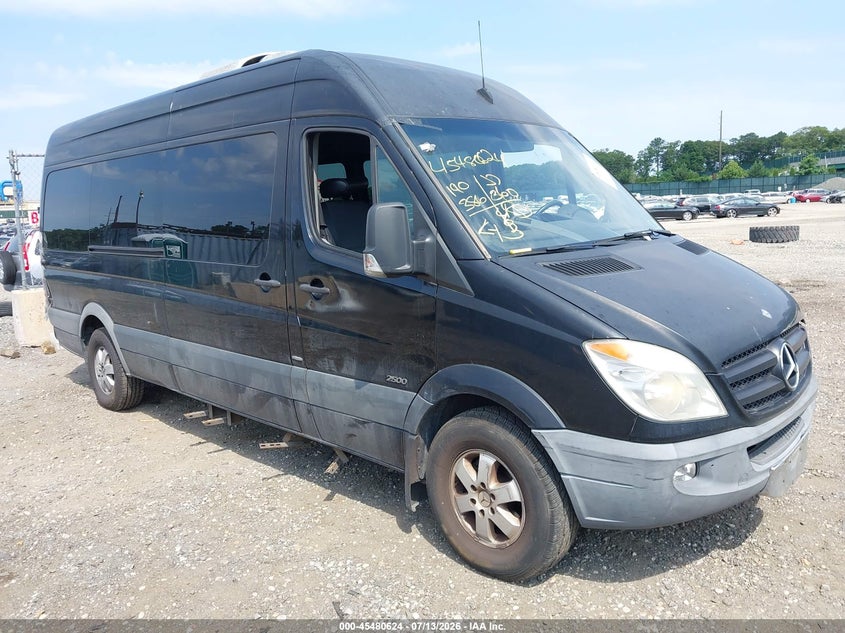 2011 Mercedes-benz Sprinter VIN WDZPE8CC1B5579882 IAAI salvage auction — FRONT & REAR, Mv-907A (New York), sold $2,775 on 2026-07-28 (photo 1)