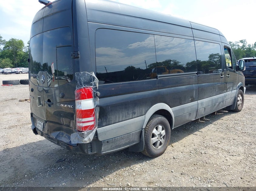 2011 Mercedes-benz Sprinter VIN WDZPE8CC1B5579882 IAAI salvage auction — FRONT & REAR, Mv-907A (New York), sold $2,775 on 2026-07-28 (photo 4)