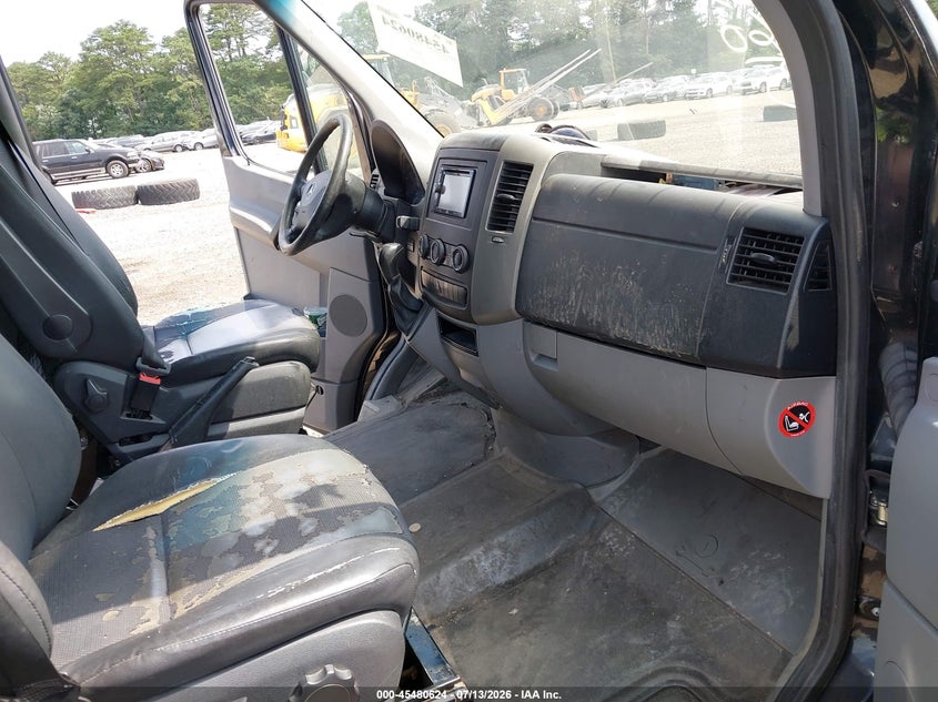 2011 Mercedes-benz Sprinter VIN WDZPE8CC1B5579882 IAAI salvage auction — FRONT & REAR, Mv-907A (New York), sold $2,775 on 2026-07-28 (photo 5)