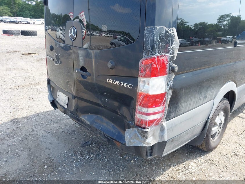 2011 Mercedes-benz Sprinter VIN WDZPE8CC1B5579882 IAAI salvage auction — FRONT & REAR, Mv-907A (New York), sold $2,775 on 2026-07-28 (photo 6)