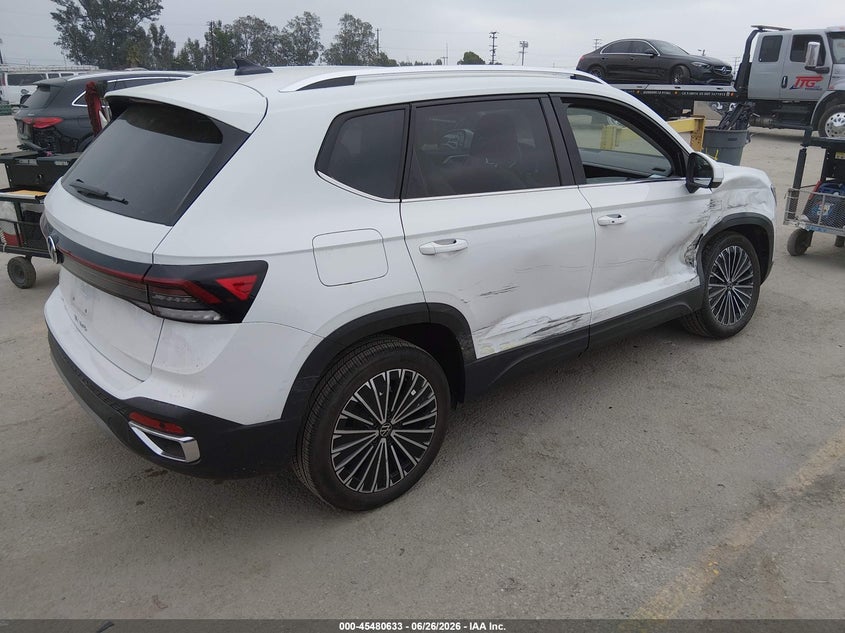 2025 Volkswagen Taos VIN 3VVSC7B22SM077090 IAAI salvage auction — RIGHT SIDE, Salvage Title, sold $10,200 on 2026-08-19 (photo 4)