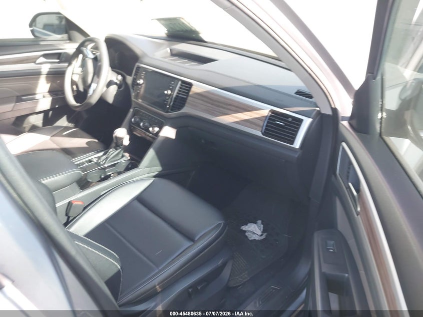 2021 Volkswagen Atlas VIN 1V2ER2CA6MC580014 IAAI salvage auction — SIDE, Salvage Certificate (California), sold $4,050 on 2026-07-29 (photo 5)
