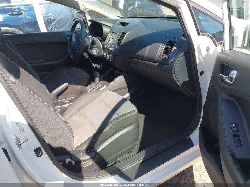 2015 Kia Forte VIN KNAFX4A68F5399894 IAAI salvage auction — NORMAL WEAR, Salvage (California), sold $450 on 2026-07-29 (photo 5)